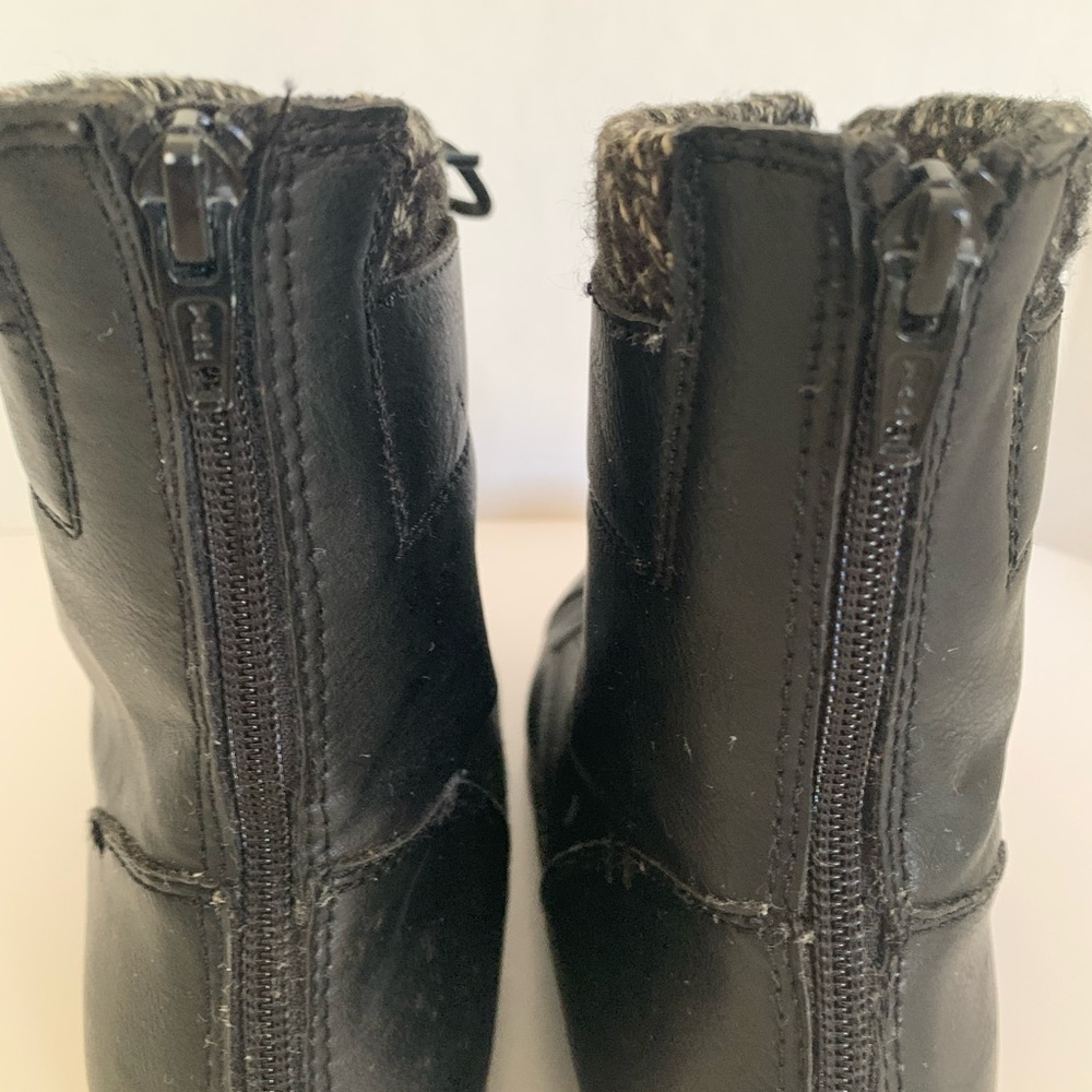 Kohl's Black Lace-Up Boots with Knit Trim Full Zipper Back Women’s Size 10M - Picture 10 of 17